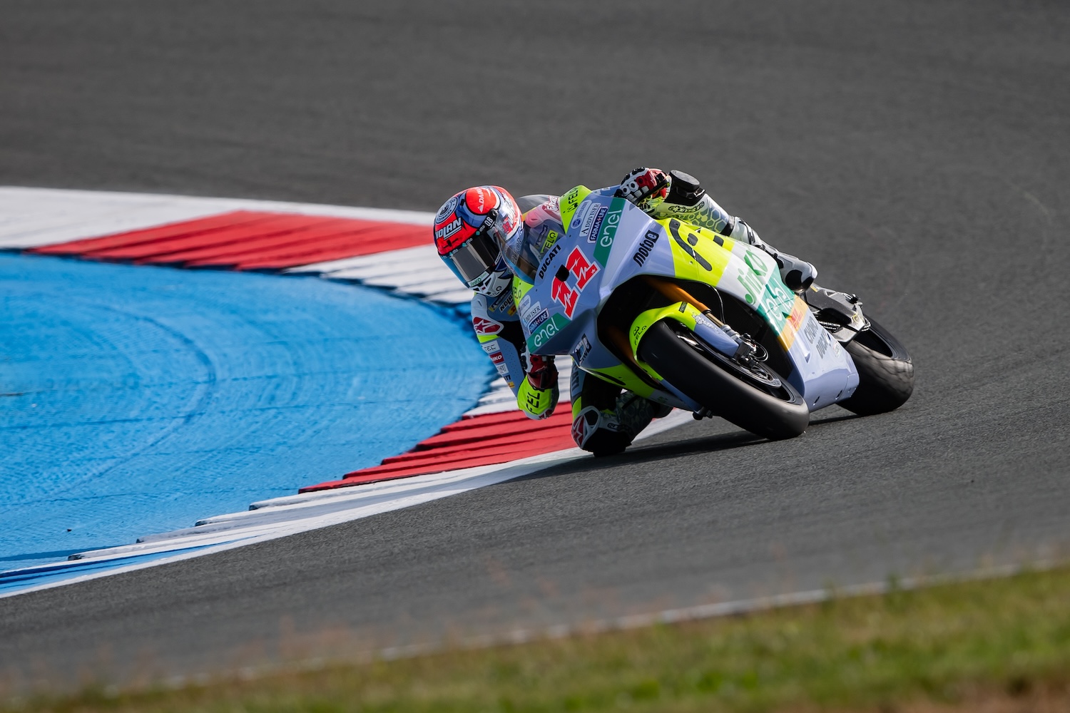 Day1_Ferrari_MotoGp_R8_Assen_L-1